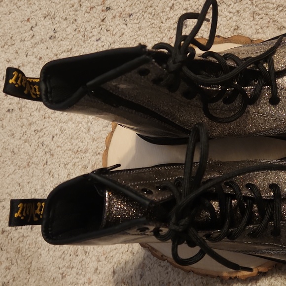 Dr. Martin Airwalk 1460 Core Kids Glittery Y Gunmetal Boots NEW Sz 6 - Picture 5 of 8